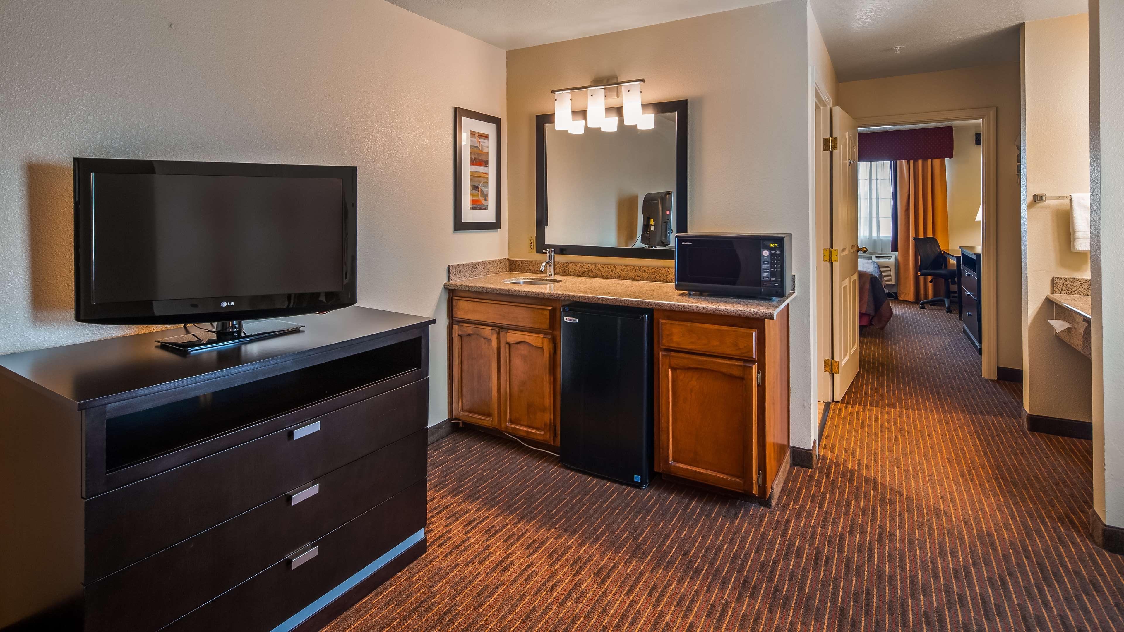 Best Western Luxury Inn Tracy Eksteriør bilde