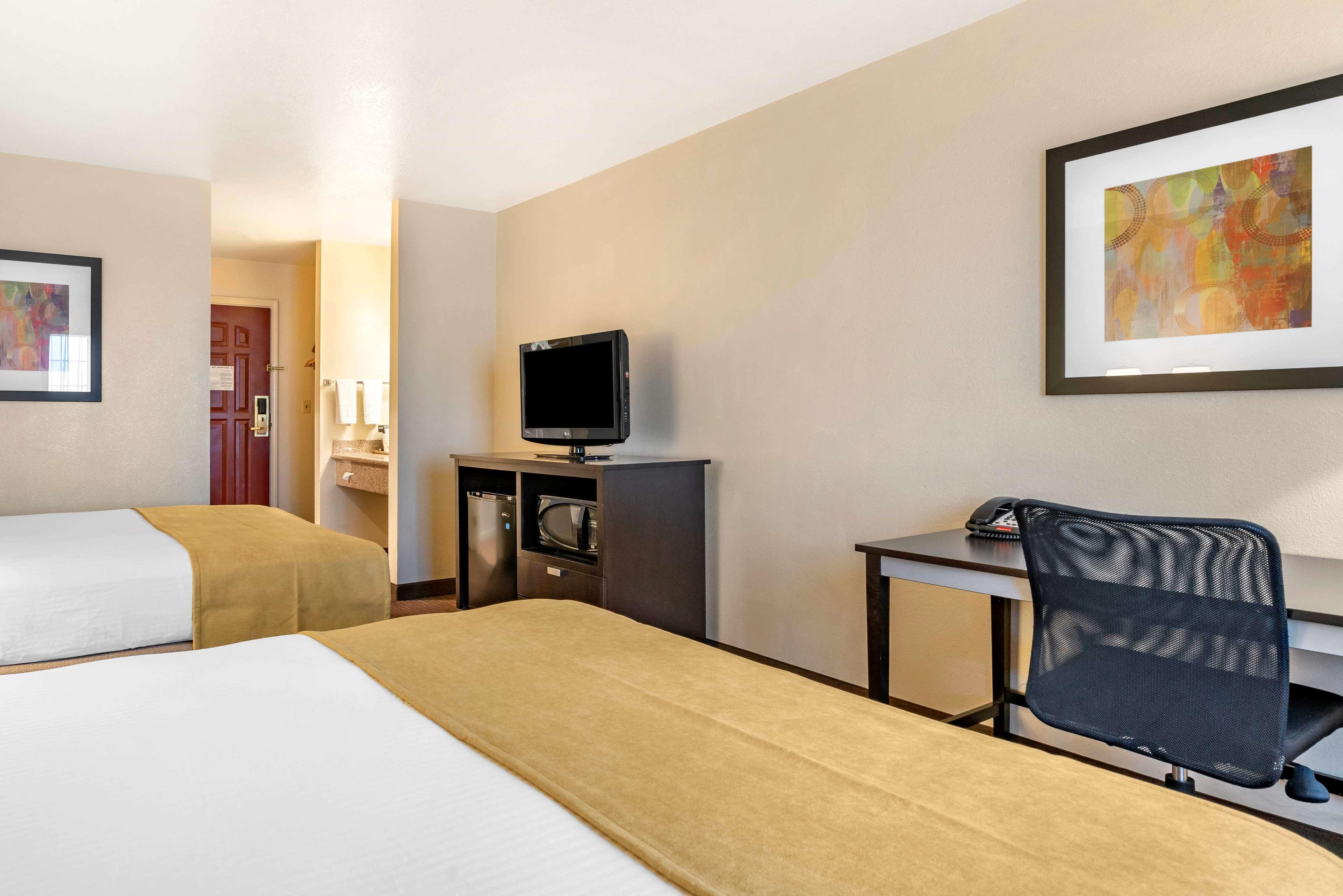 Best Western Luxury Inn Tracy Eksteriør bilde