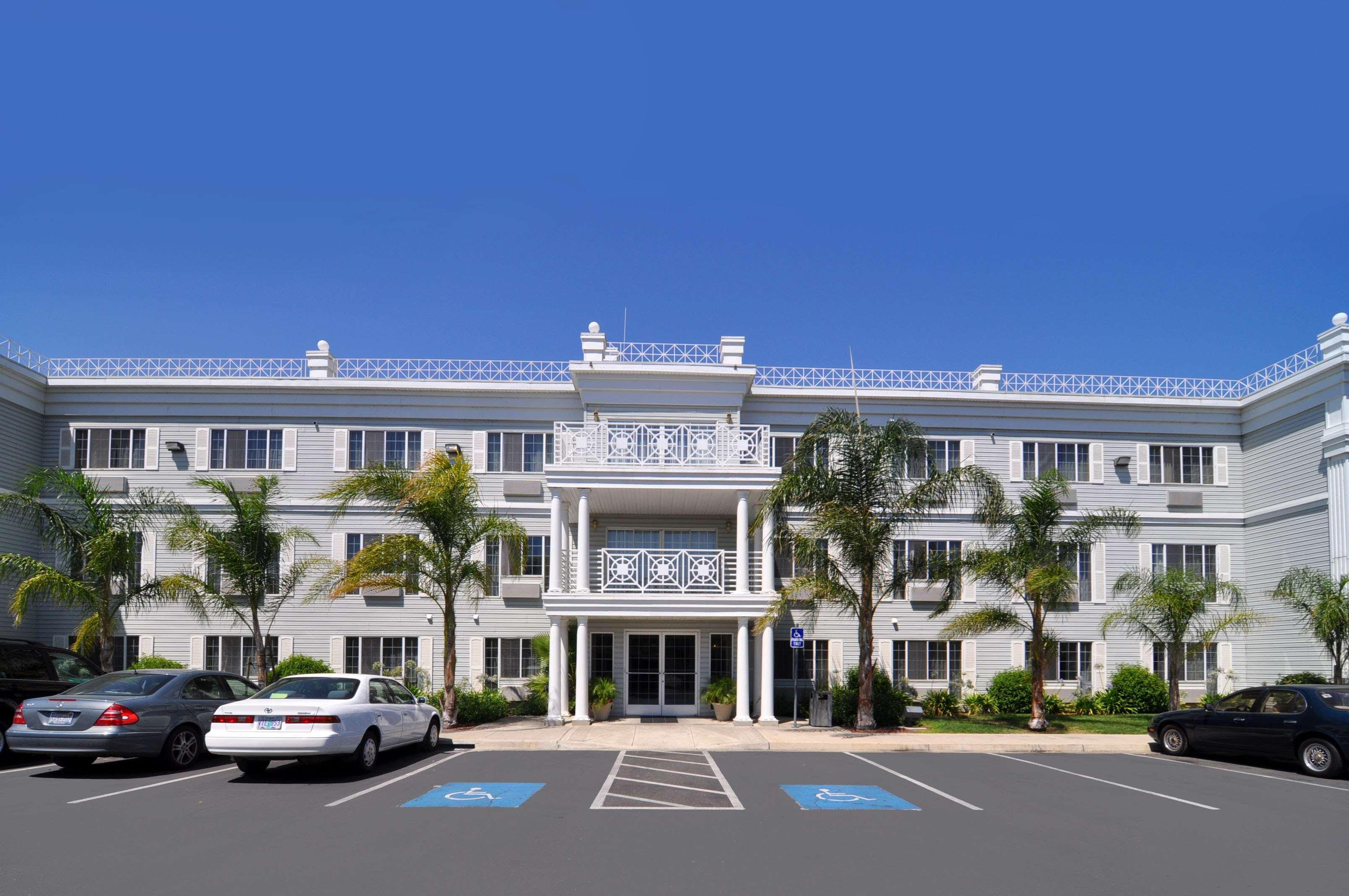 Best Western Luxury Inn Tracy Eksteriør bilde