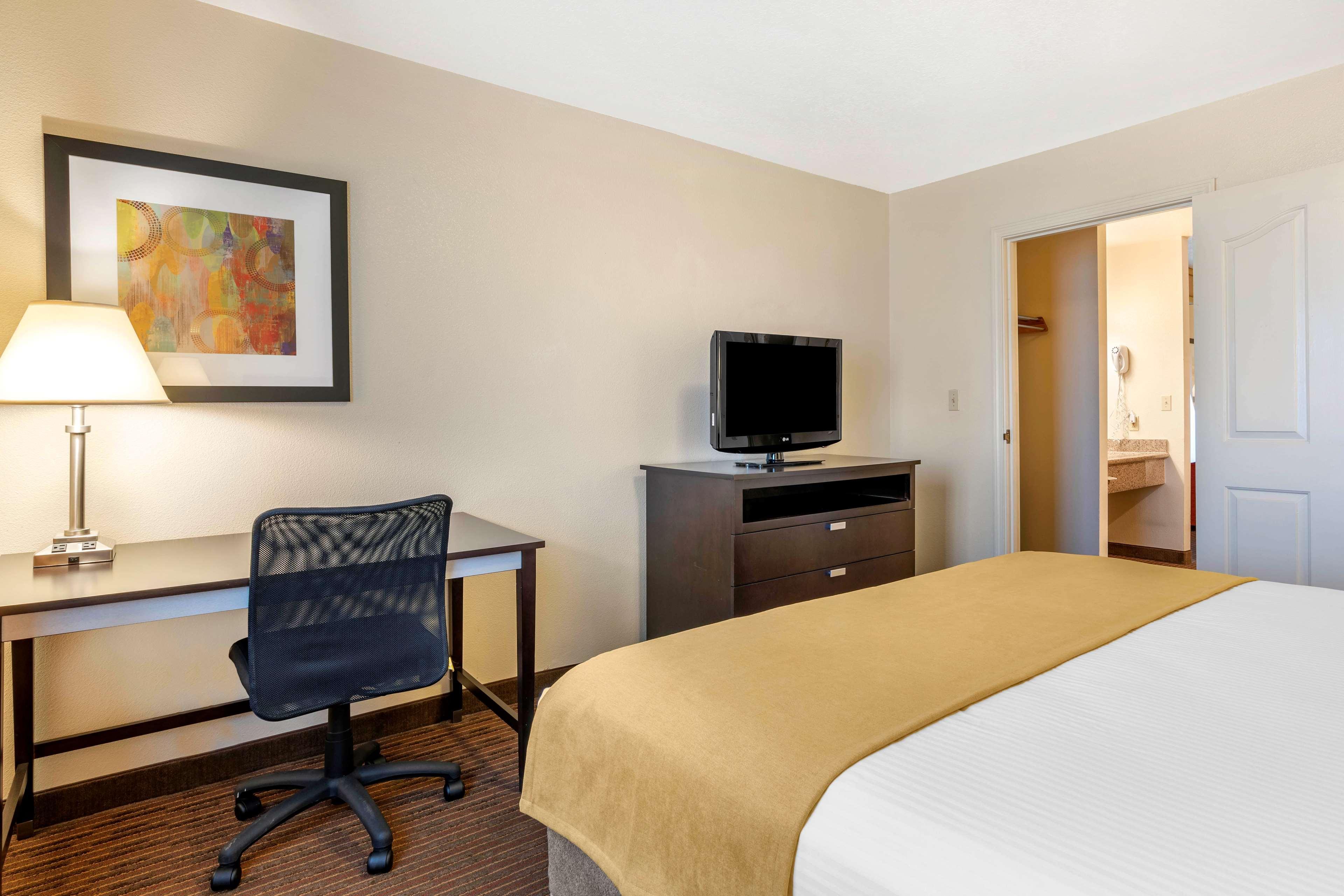 Best Western Luxury Inn Tracy Eksteriør bilde