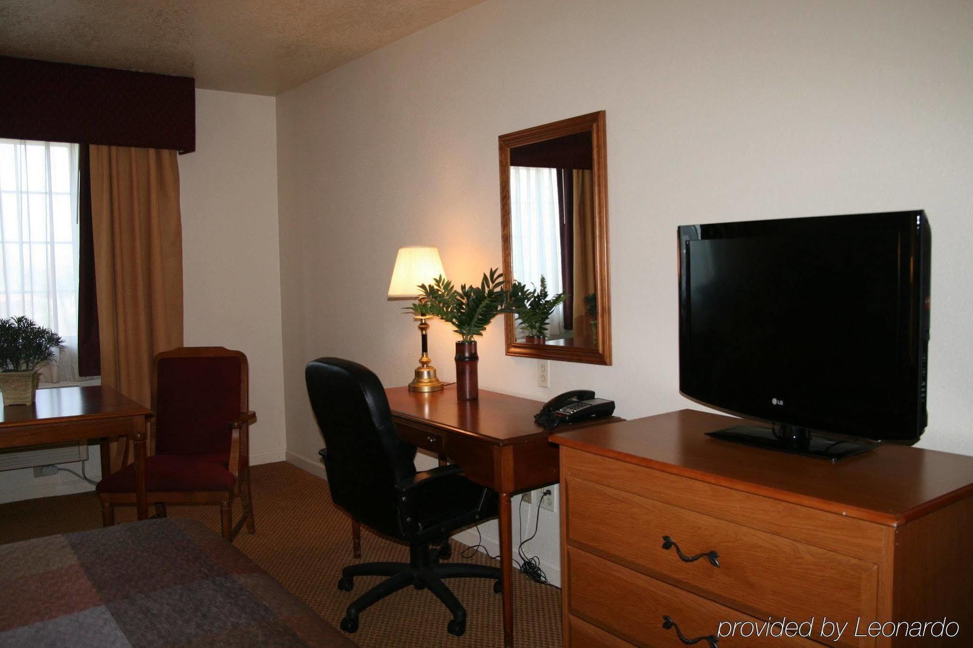 Best Western Luxury Inn Tracy Rom bilde